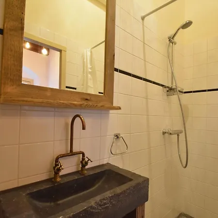 Spacious In With Terrace *