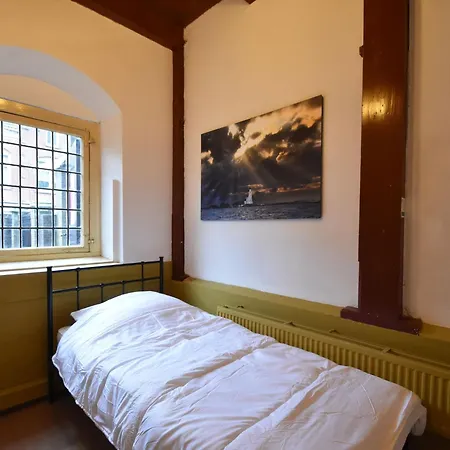 Spacious In With Terrace *