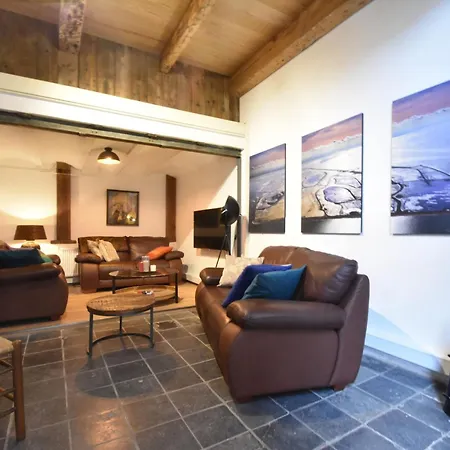 Spacious In With Terrace *