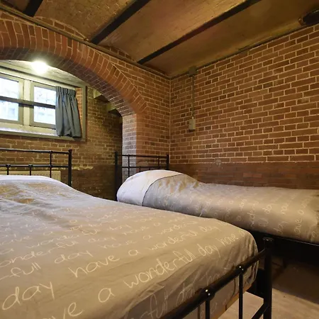 Spacious In With Terrace *