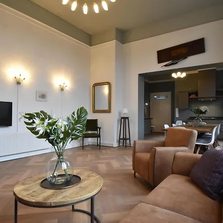 Spacious In With Terrace